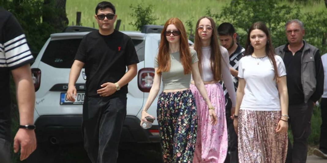 Evlenmek isteyen bu köye koşuyor! Gençleri ‘Aşıklar Sokağı’nda’ buluşturan gelenek 1